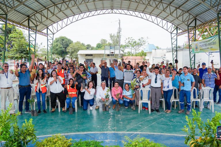CUIDADO AL MEDIO AMBIENTE – ENTREGA DE PLANTAS