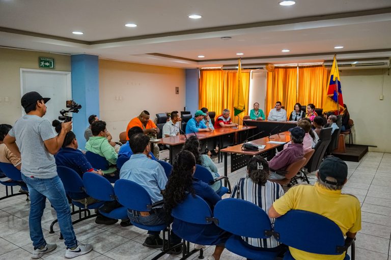 MESA DE TRABAJO CON LIDERES BARRIALES