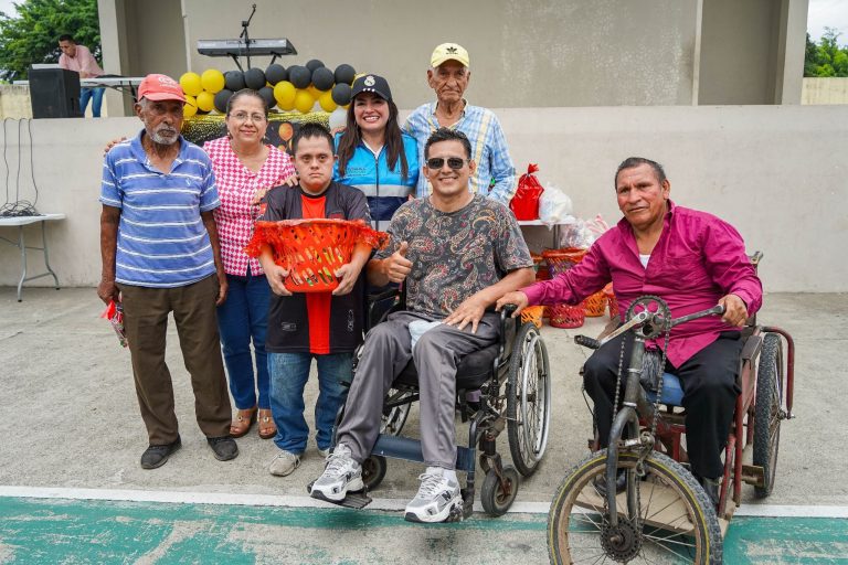 HOMENAJE A LOS ADULTOS MAYORES DE LA PARROQUIA MANUEL DE J. CALLE