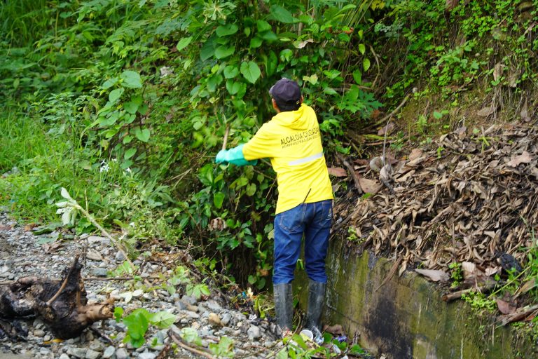 ALCALDÍA EN TERRITORIO – LIMPIEZA DE CUNETAS DE CORONACIÓN