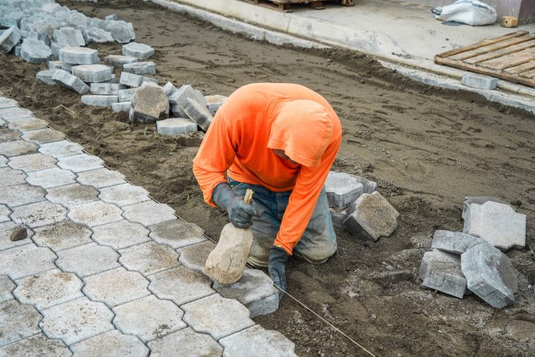 ALCALDÍA EN TERRITORIO – ADOQUINADO PARA HOMERO CASTANIER